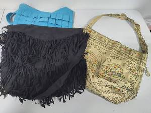 lot 145 image: Vintage Fringe & Beaded Shoulder Totes