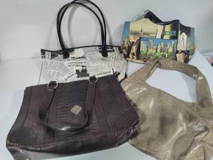 lot 140 image: Asst Lot of Large Tote Bags