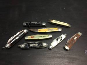 lot 126 image: (8) Vintage Larger Pocket Knives