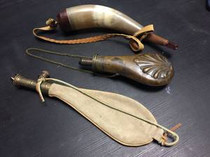 lot 128 image: Vintage Gun Powder - Flask - Horn - Leather Pouch