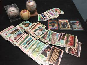 lot 155 image: 70s - 80s Baseball Cards & 3 Baseballs