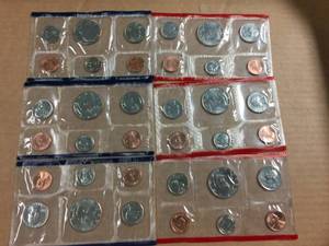 lot 170 image: Uncirculated U.S. Coins - Mint Sets 1990-91-92