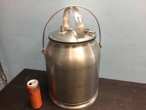 lot 182 image: Vintage McCormick Deering - Stainless Steel Cream Can