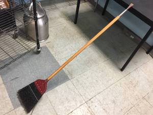 lot 186 image: Vintage Perfex - Railroad Switching Broom