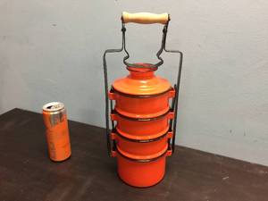 lot 189 image: Vintage Railroad Enamel Stacking Lunch Pail