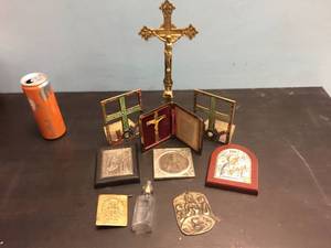 lot 196 image: Vintage Religious Items