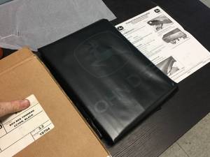 lot 201 image: John Deere BM21440 Buck EXTATV Tonneau BoxBed Cover
