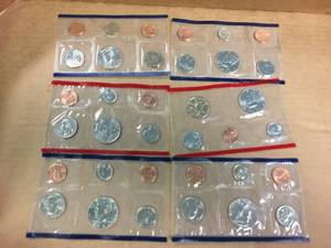 lot 224 image: Uncirculated U.S. Coins - 1971-72-80