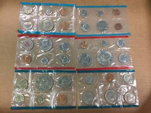 lot 225 image: Uncirculated U.S. Coins - 1971-72-74-77-79