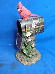 lot 21 image: Cardinal on a Mailbox
