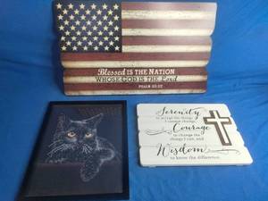 lot 41 image: 3 Wall Decor
