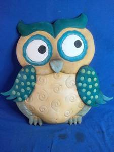 lot 44 image: Large Owl Garden Decor