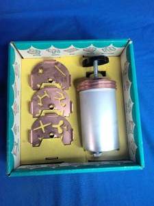 lot 73 image: Vintage  Mirro Dial-A-Cookie Cookie Press  12 Holiday Designs 3 Discs & Pastry