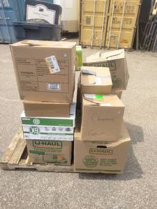 lot 82 image: Pallet Lot