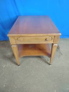 lot 86 image: Vintage Mersman End Table