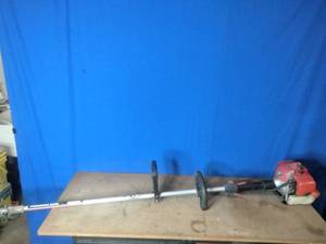 lot 95 image: Shindaiwa T242 Trimmer