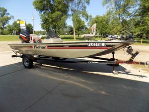 2001 Fisher 1710 Aluminum Fishing Boat Package