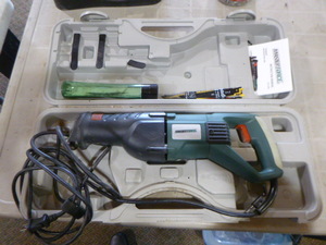 lot 11 image: Masterforce Premium Reciprocating Saw