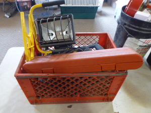 lot 15 image: Garage Items