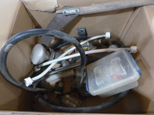 lot 23 image: Garage Items