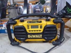 lot 106 image: DeWalt Work Site ChargerRadio