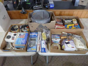 lot 115 image: Garage Items