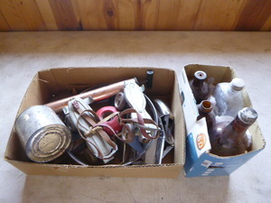 lot 126 image: Vintage Items