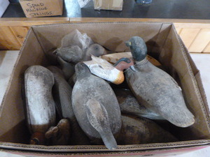 lot 131 image: Duck Decoys and Dcor