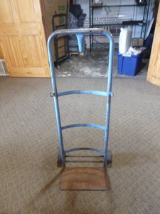 lot 139 image: 2 Wheel Dolly