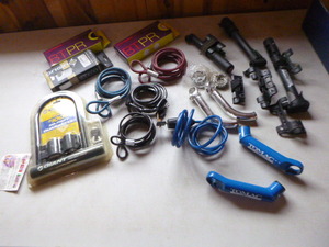 lot 194 image: Bicycle Parts and Accessories