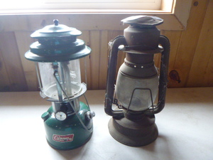 lot 33 image: 2 Vintage Lanterns