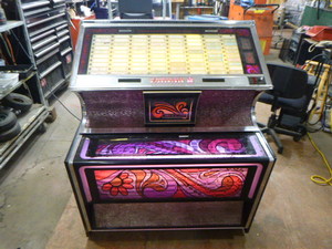 lot 4 image: Vintage Rock-Ola 450 Jukebox