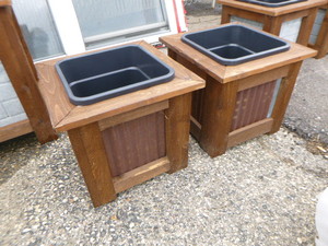 lot 208 image: 2 Outdoor Planters