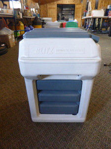 lot 218 image: Blitz Automatic Pet Dog Feeder