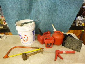lot 229 image: Garage Items