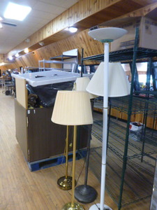 lot 232 image: Large Pallet of a Variety of Items - Surprise Pallet