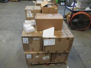 lot 120 image: Pallet of Store Overstock and Ecommerce Product - Wasserstein