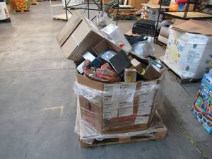 lot 133 image: Pallet of Store Overstock and Ecommerce Product and Returns