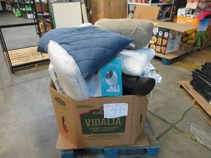 lot 139 image: Pallet of Store Overstock and Ecommerce Product and Returns