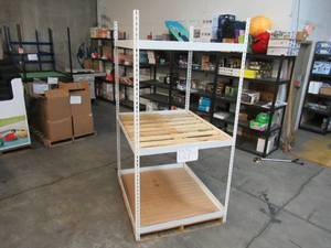 lot 127 image: Adjustable White Metal Frame Built to Fit Onto Pallets - Perfect for Projects