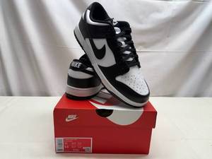 lot 4 image: Nike Dunk Low Mens 9.5 or Womens 11