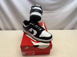 Nike Dunk Low Men's 7 or Women's 8.5
