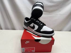 lot 9 image: Nike Dunk Low Mens 7 or Womens 8.5