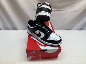lot 12 image: Nike Dunk Low Mens 7 or Womens 8.5