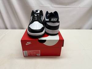 lot 18 image: Nike Dunk Low Mens 8.5 or Womens 10