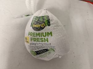 lot 83 image: K. 4.40lbs JennieO Premium Young Turkey Breast