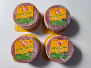 lot 104 image: CC. 4x 16oz Lean White Turkey Smoked-Oscar Mayer