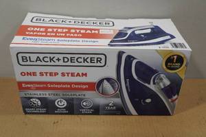 lot 225 image: Black  Decker One Step Steam