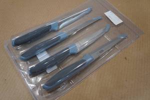 lot 226 image: Tasty 4-Piece Steak Knife Set