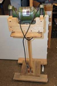 lot 262 image: Central Machinery Bench Grinder on Rolling Stand